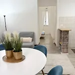 Volupta' S House In Manzoni - Colosseo アパート ローマ